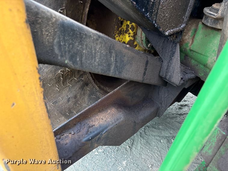 image for item EU0583 2016 John Deere 6110M tractor