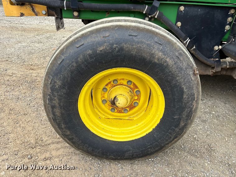 image for item EU0583 2016 John Deere 6110M tractor