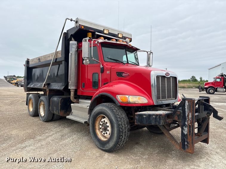 image for item EU0622 2014 Peterbilt 348 dump truck