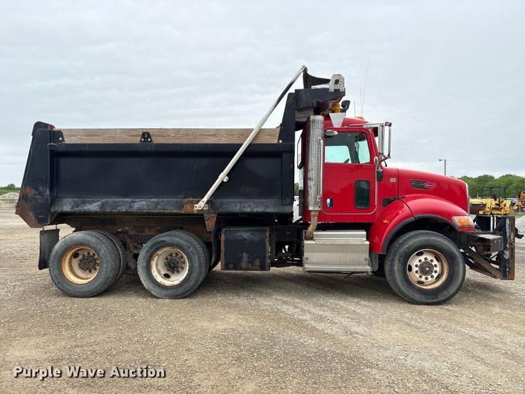 image for item EU0622 2014 Peterbilt 348 dump truck