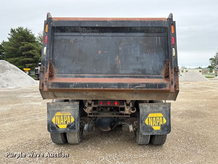 image for item EU0622 2014 Peterbilt 348 dump truck