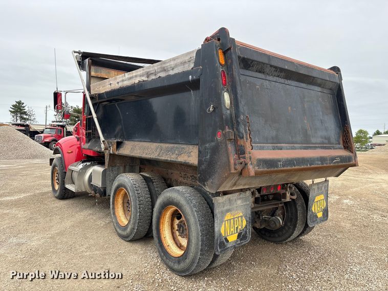 image for item EU0622 2014 Peterbilt 348 dump truck