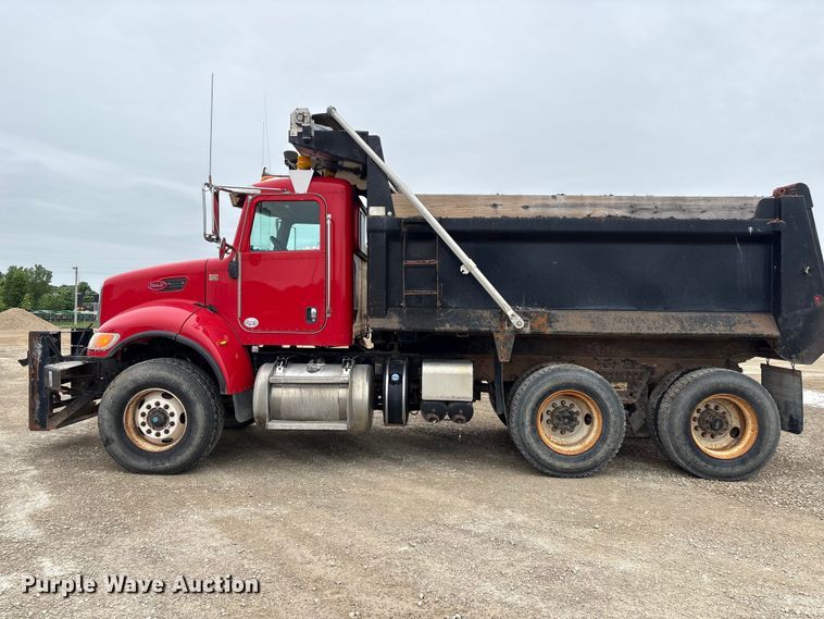 image for item EU0622 2014 Peterbilt 348 dump truck