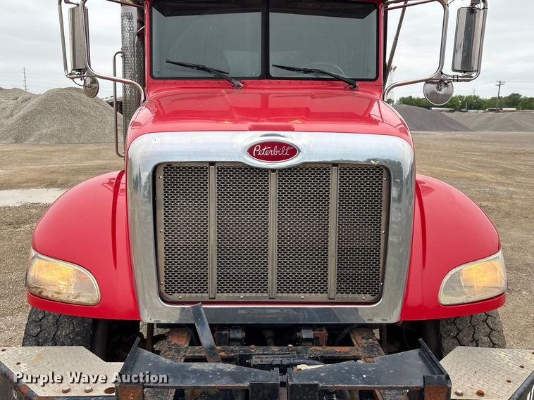 image for item EU0622 2014 Peterbilt 348 dump truck