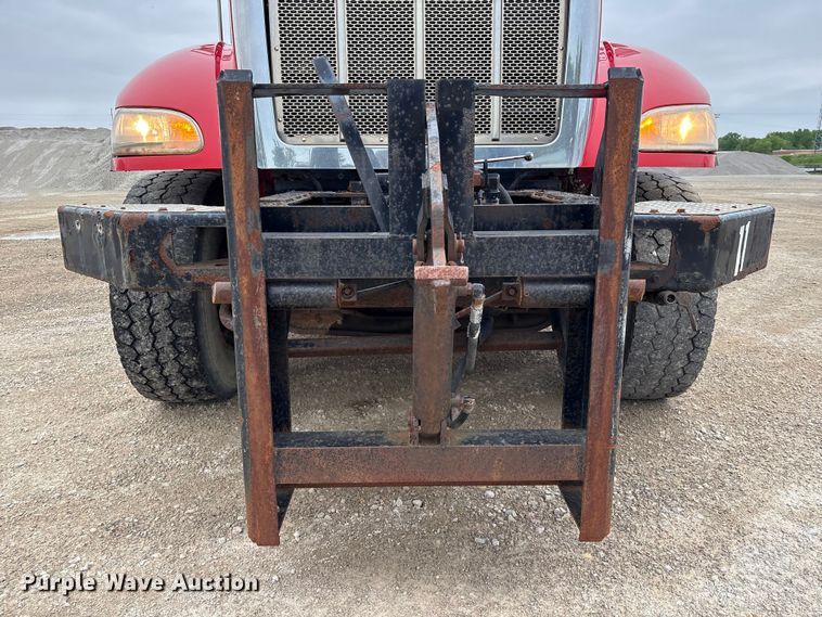 image for item EU0622 2014 Peterbilt 348 dump truck