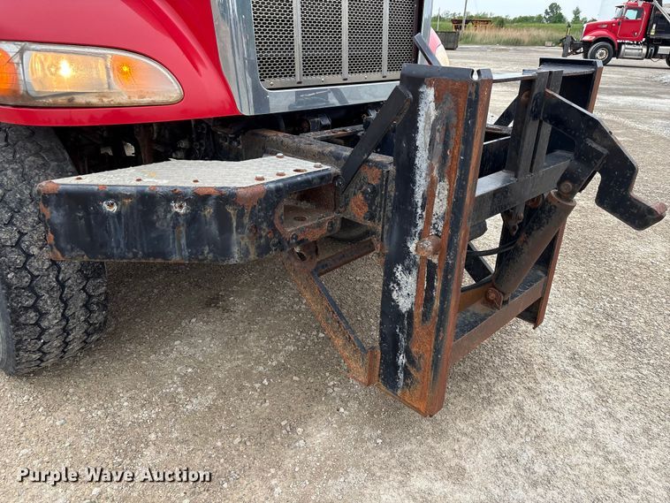 image for item EU0622 2014 Peterbilt 348 dump truck