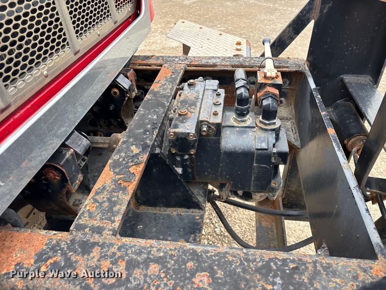 image for item EU0622 2014 Peterbilt 348 dump truck