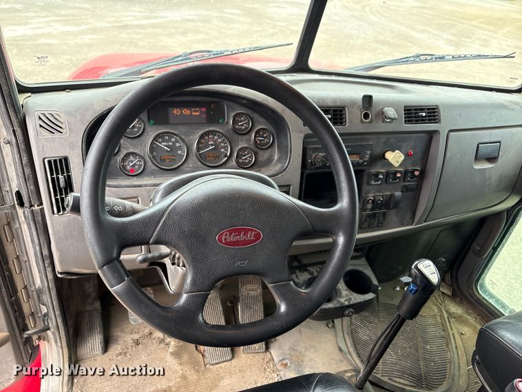image for item EU0622 2014 Peterbilt 348 dump truck
