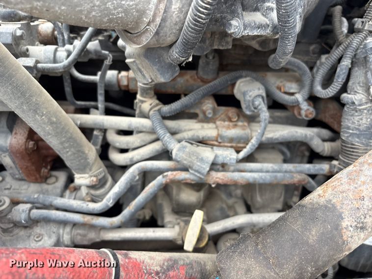 image for item EU0622 2014 Peterbilt 348 dump truck