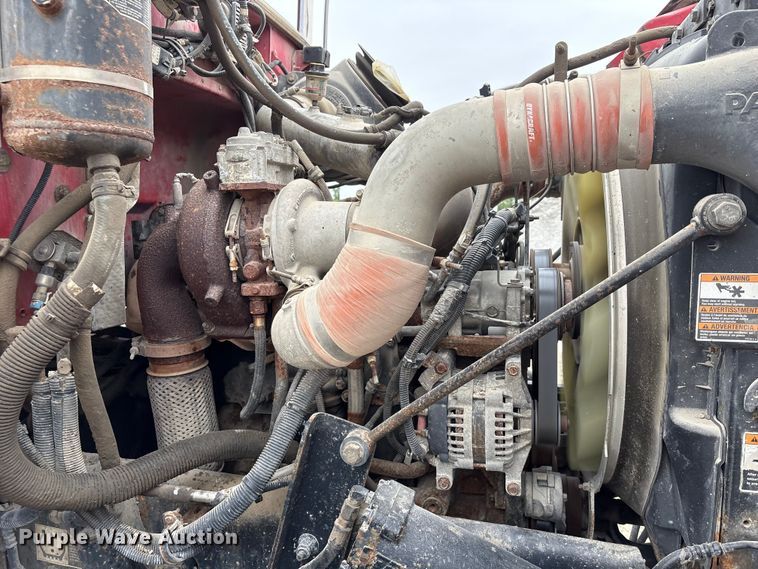 image for item EU0622 2014 Peterbilt 348 dump truck
