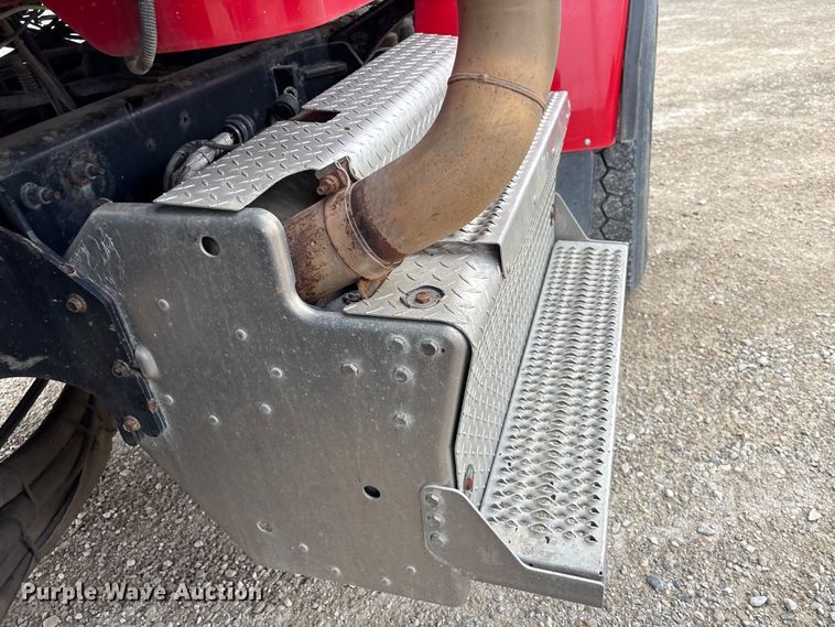 image for item EU0622 2014 Peterbilt 348 dump truck