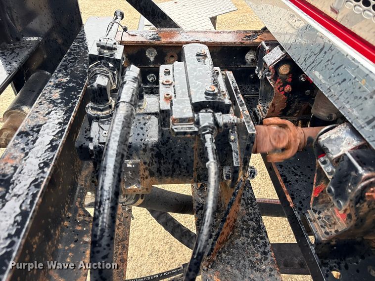 image for item EU0623 2016 Peterbilt 348 dump truck