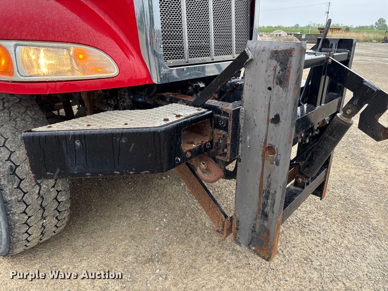 image for item EU0623 2016 Peterbilt 348 dump truck