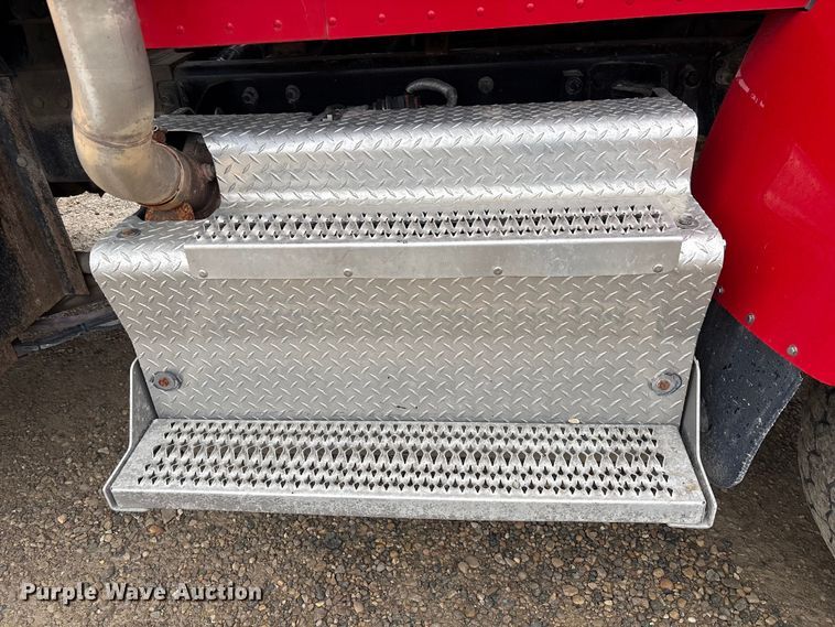 image for item EU0623 2016 Peterbilt 348 dump truck