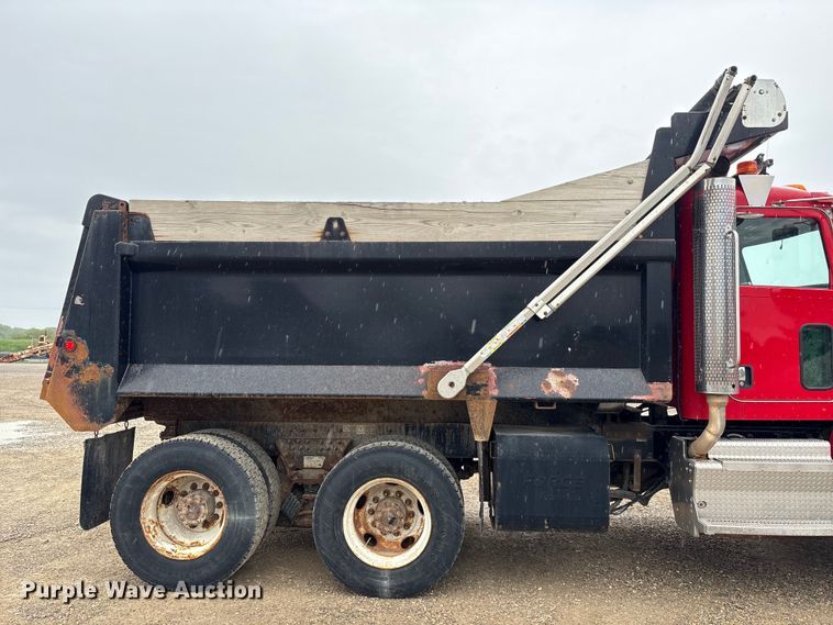 image for item EU0623 2016 Peterbilt 348 dump truck