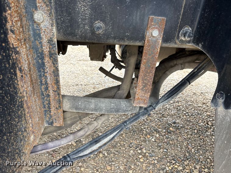 image for item EU0623 2016 Peterbilt 348 dump truck
