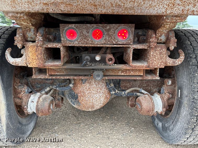 image for item EU0623 2016 Peterbilt 348 dump truck
