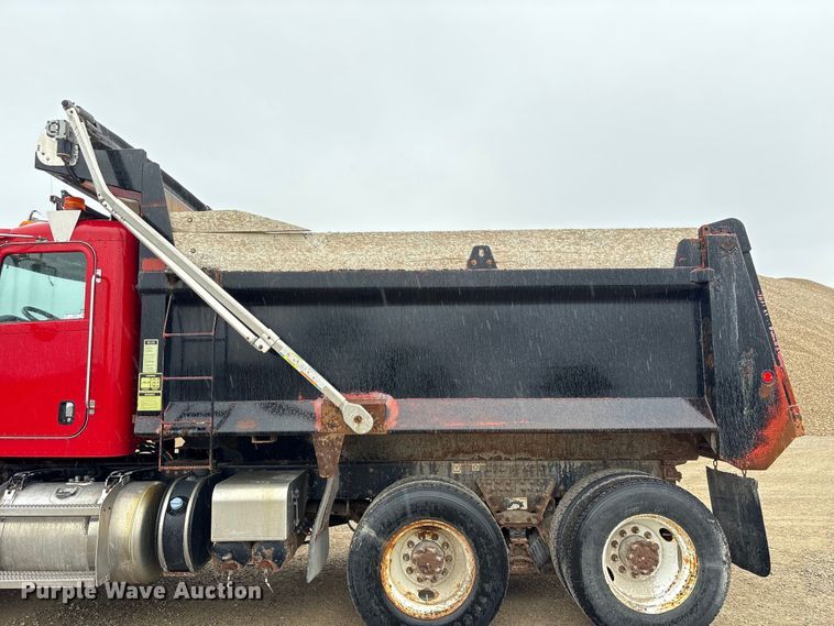 image for item EU0623 2016 Peterbilt 348 dump truck