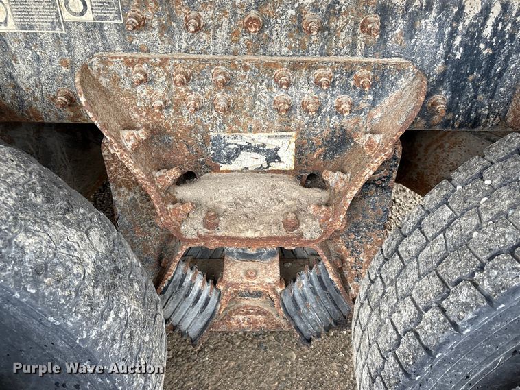 image for item EU0623 2016 Peterbilt 348 dump truck