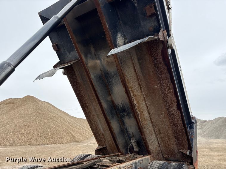 image for item EU0623 2016 Peterbilt 348 dump truck