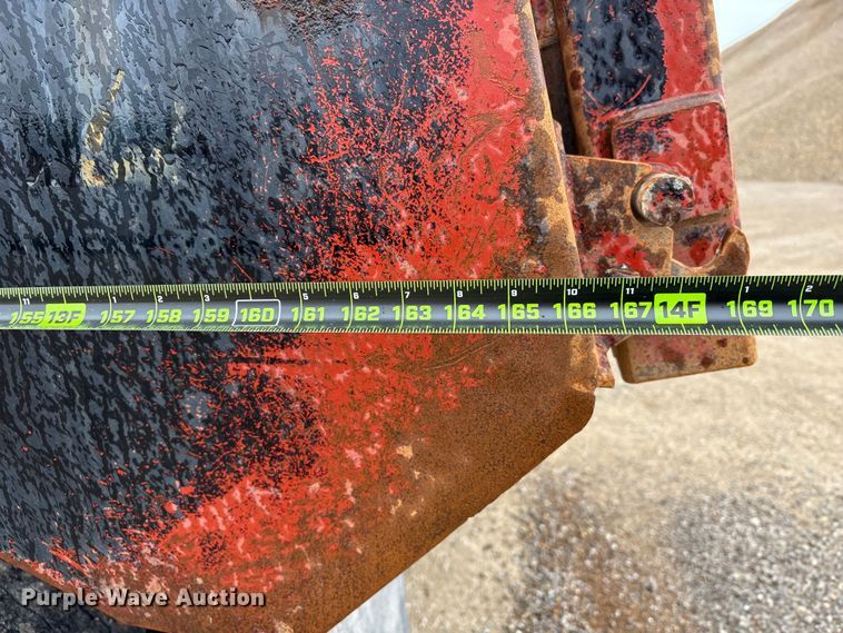 image for item EU0623 2016 Peterbilt 348 dump truck