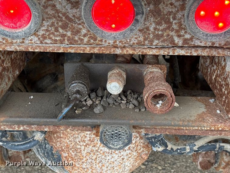image for item EU0623 2016 Peterbilt 348 dump truck
