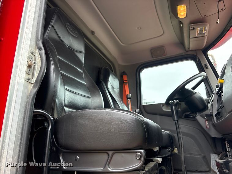 image for item EU0623 2016 Peterbilt 348 dump truck
