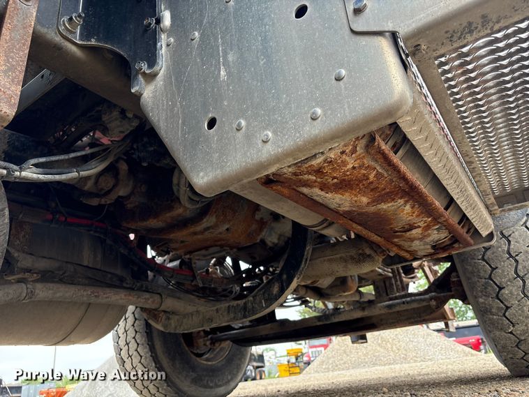image for item EU0623 2016 Peterbilt 348 dump truck