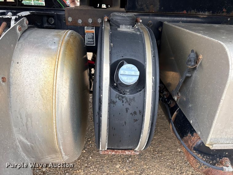 image for item EU0623 2016 Peterbilt 348 dump truck