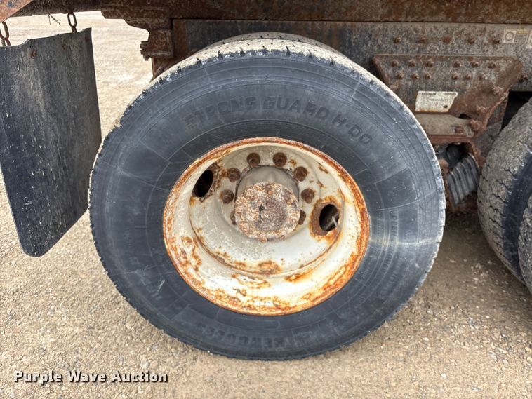 image for item EU0623 2016 Peterbilt 348 dump truck