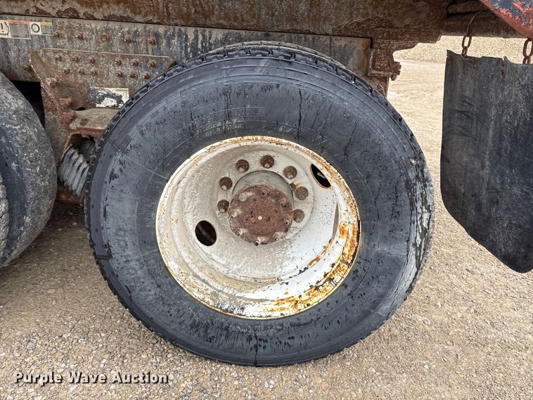 image for item EU0623 2016 Peterbilt 348 dump truck