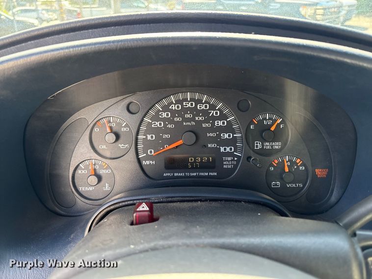 image for item EU8669 2000 Chevrolet Astro van