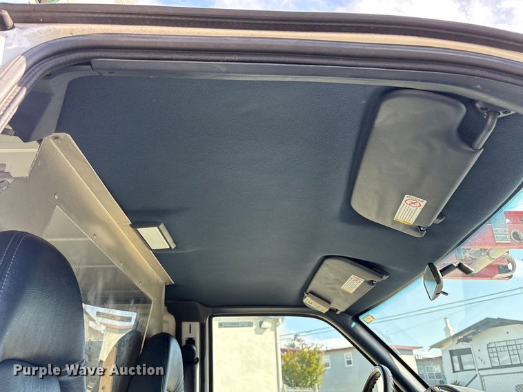 image for item EU8669 2000 Chevrolet Astro van