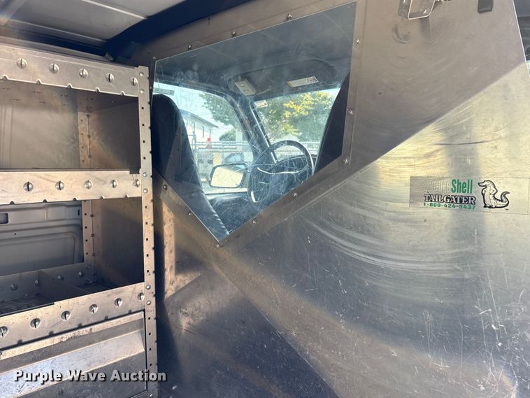 image for item EU8669 2000 Chevrolet Astro van
