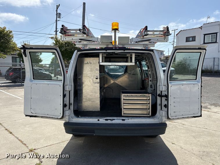 image for item EU8669 2000 Chevrolet Astro van