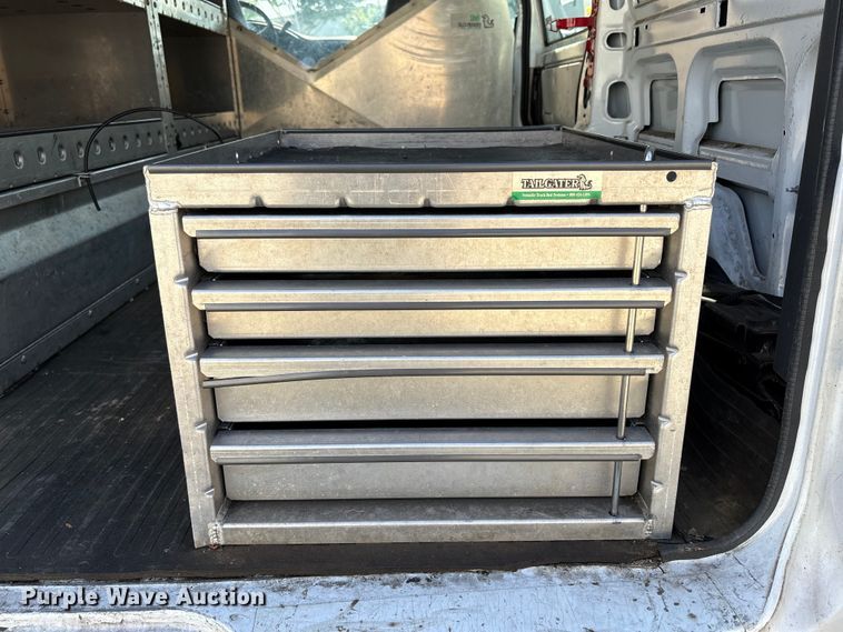 image for item EU8669 2000 Chevrolet Astro van