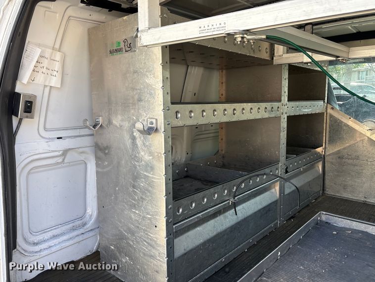 image for item EU8669 2000 Chevrolet Astro van