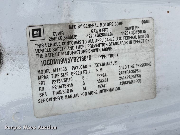 image for item EU8669 2000 Chevrolet Astro van