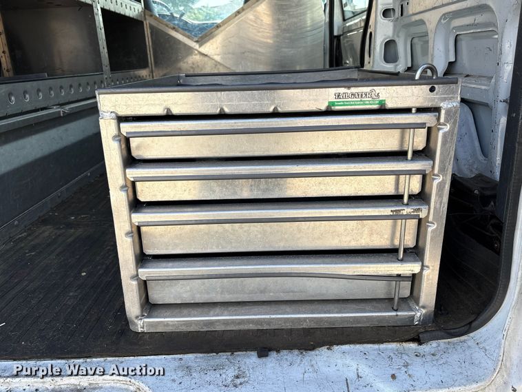 image for item EU8670 2000 Chevrolet Astro van