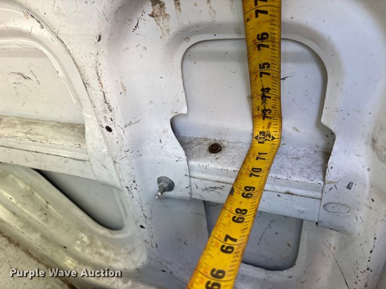 image for item EU8670 2000 Chevrolet Astro van