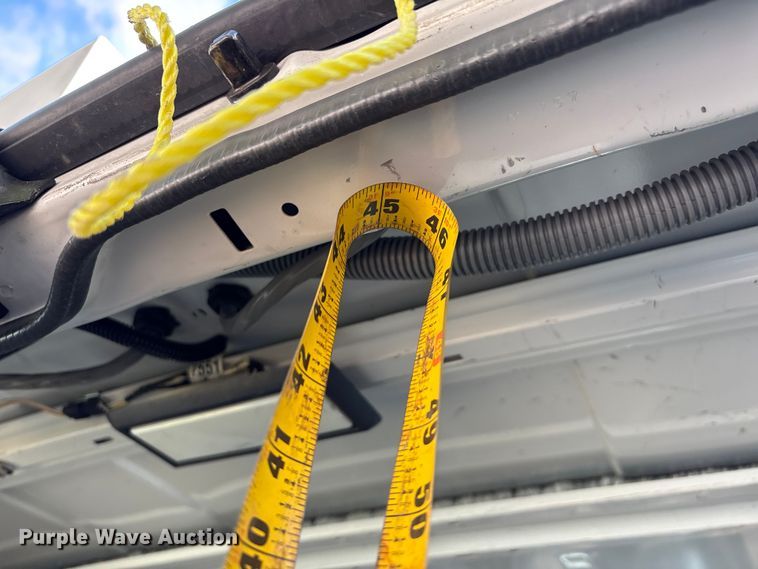 image for item EU8670 2000 Chevrolet Astro van