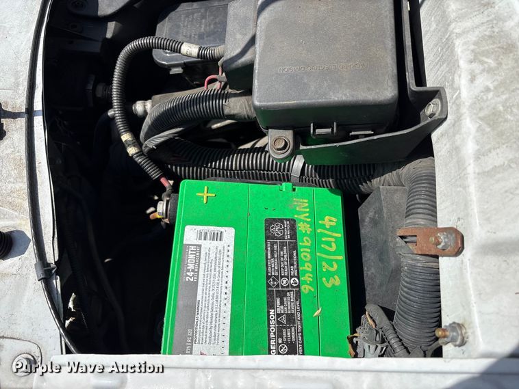 image for item EU8670 2000 Chevrolet Astro van