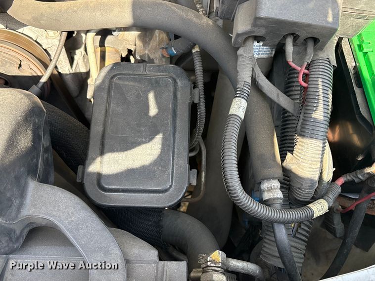 image for item EU8670 2000 Chevrolet Astro van