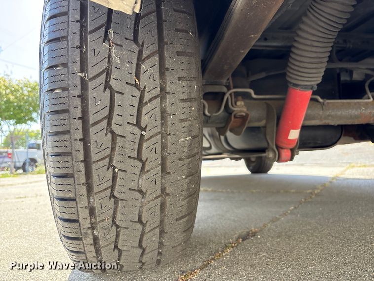 image for item EU8670 2000 Chevrolet Astro van