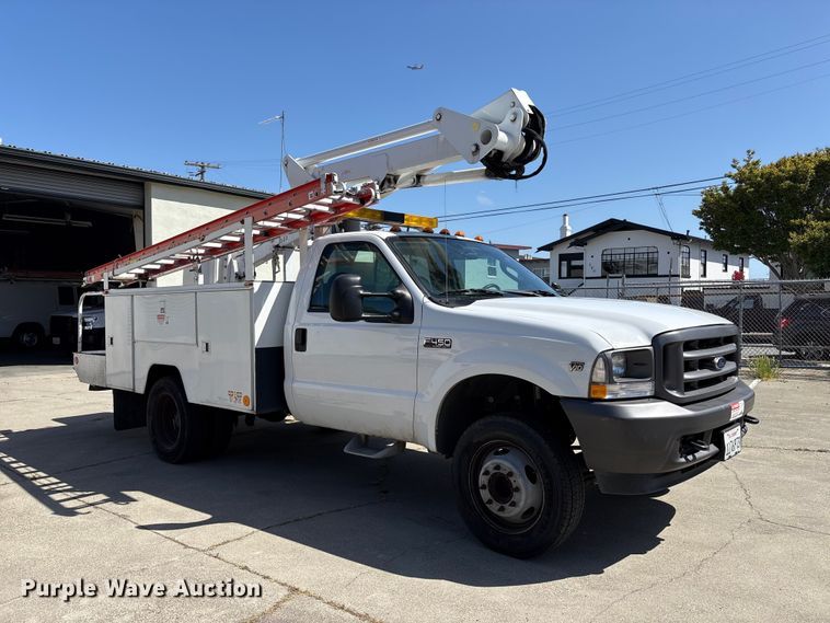 image for item EU8671 2004 Ford F450 Super Duty bucket truck