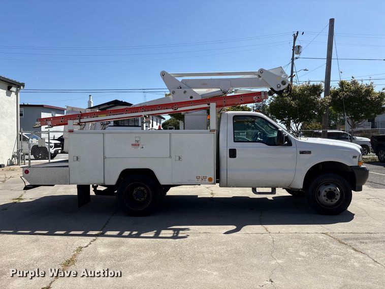 image for item EU8671 2004 Ford F450 Super Duty bucket truck