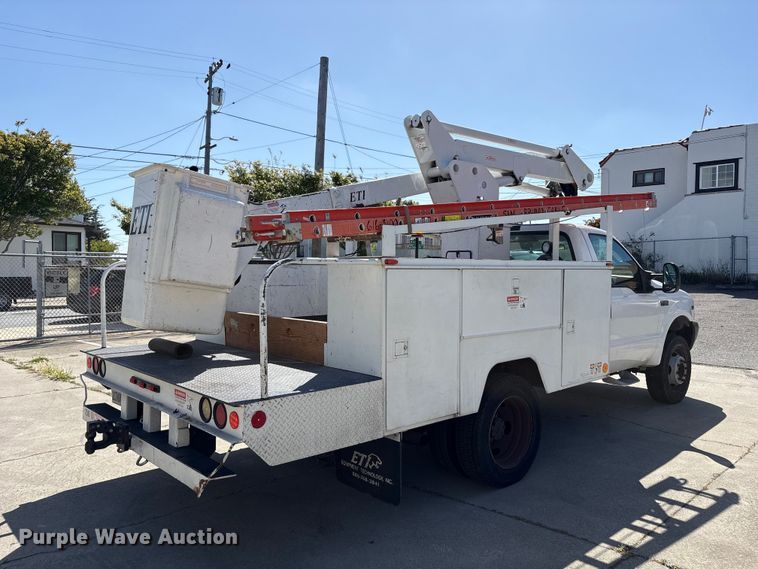 image for item EU8671 2004 Ford F450 Super Duty bucket truck