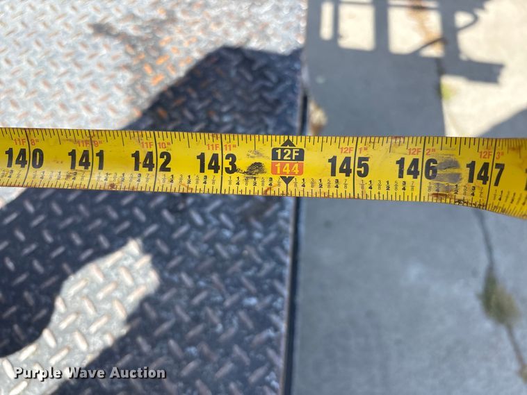 image for item EU8671 2004 Ford F450 Super Duty bucket truck