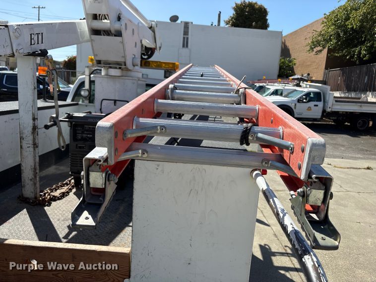 image for item EU8671 2004 Ford F450 Super Duty bucket truck