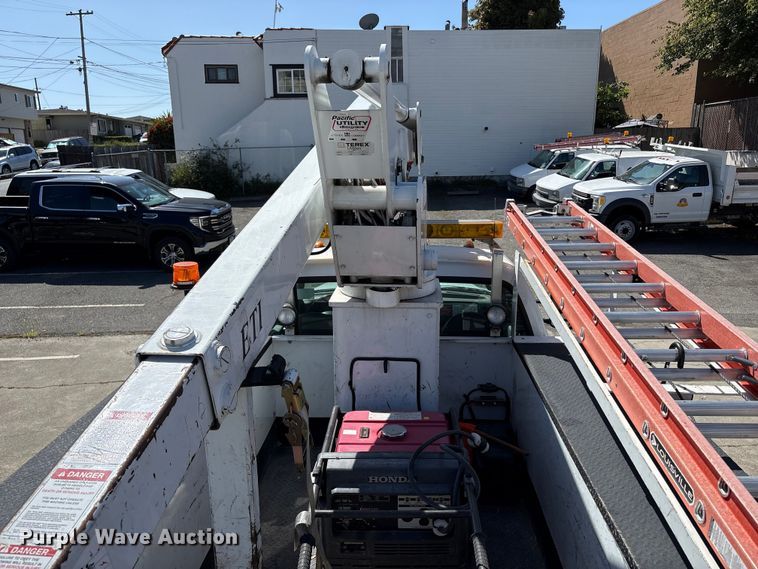 image for item EU8671 2004 Ford F450 Super Duty bucket truck